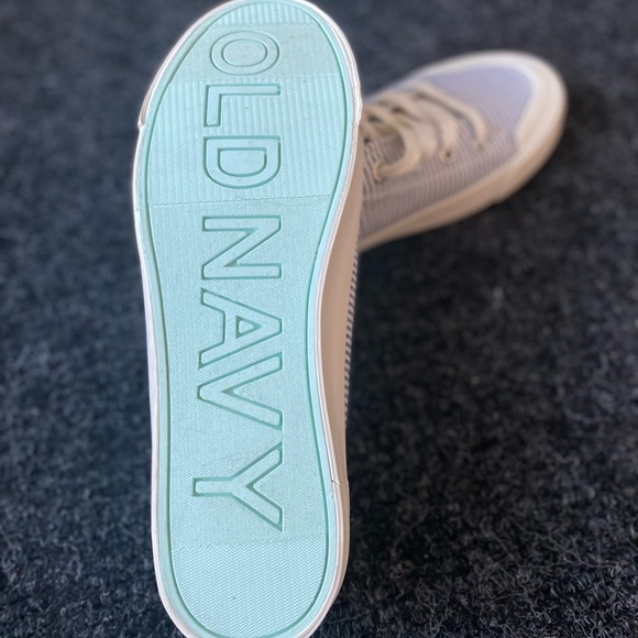 *NWOT* Old Navy espadrilles Sz7. - Picture 4 of 4